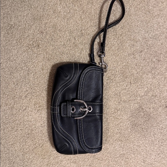 Leather COACH Black Wristlet EUC - Picture 4 of 6